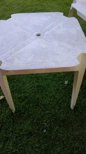 Vendo 3 mesas plástico por 60.00
