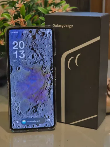 Samsung Galaxy Z Flip 7 256GB Preto