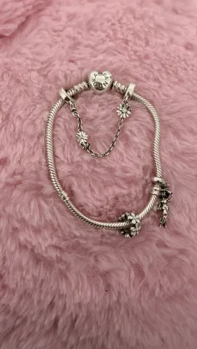 Pulseira Pandora + Charms
