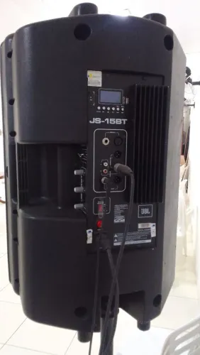 Caixa de som JBL 15 polegadas ativa