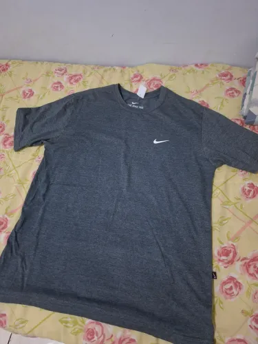 Blusa cinza Nike