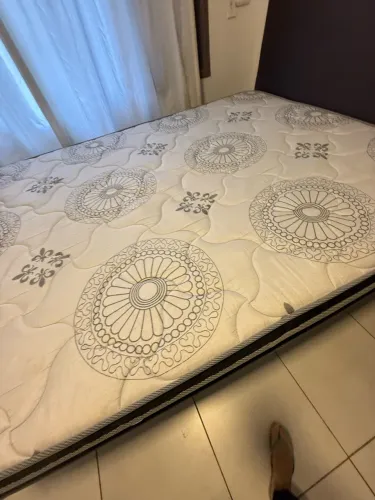 Cama casal queen 1,58 x 1,98