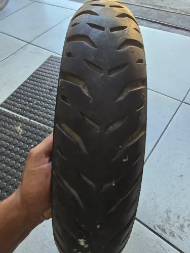 Pneu dianteiro 110/70 aro 17 michelin