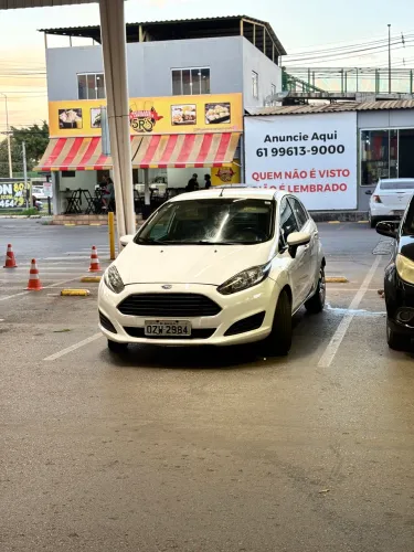 Ford Fiesta 1.5 16V Flex Mec. 5P 2015