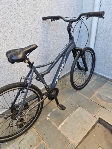 Bicicleta quadro alumínio.