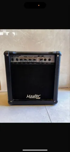 Amplificador Master Audio BX-1.08, controles de equalização de 3 bandas potência 40w