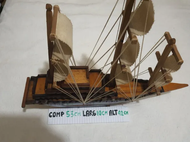 Barco miniatura ( lindíssimo)
