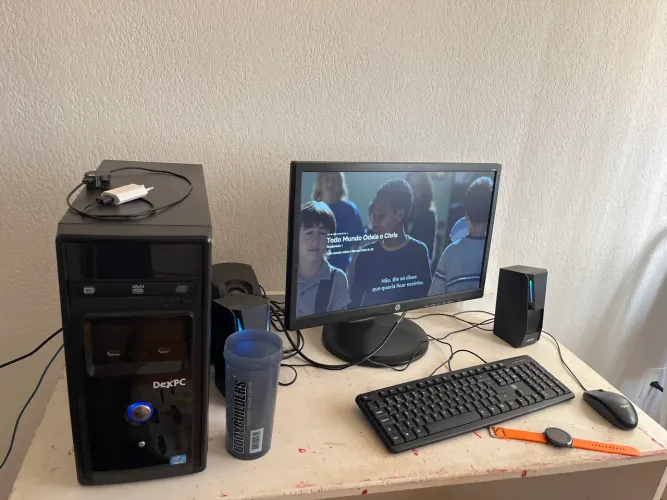 Vende-se computador ou troca-se por notebook