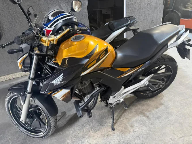Moto Cb twister 250cc 