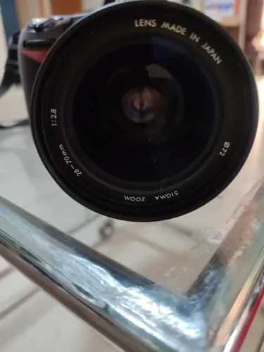 Câmara Nikon D90 com lente sigma 28-700mm