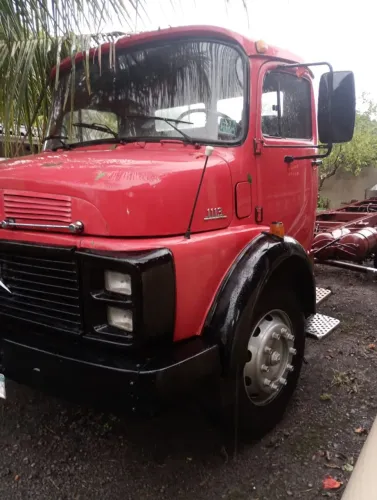 Caminhão Mercedes Benz 1113