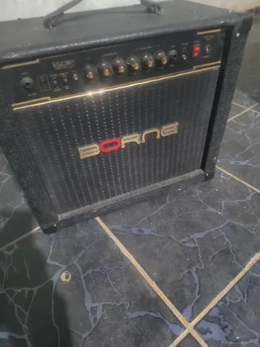 Amplificador borne 1050