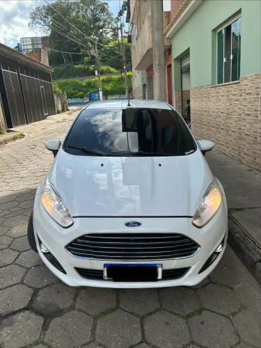 Ford Fiesta Titanium 1.6 16V Flex Mec. 2015