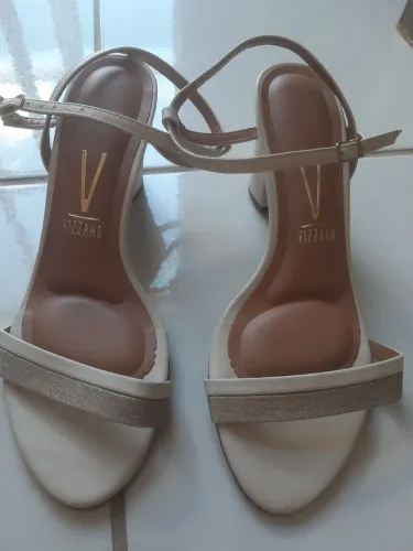 Sandalia vizzano off white