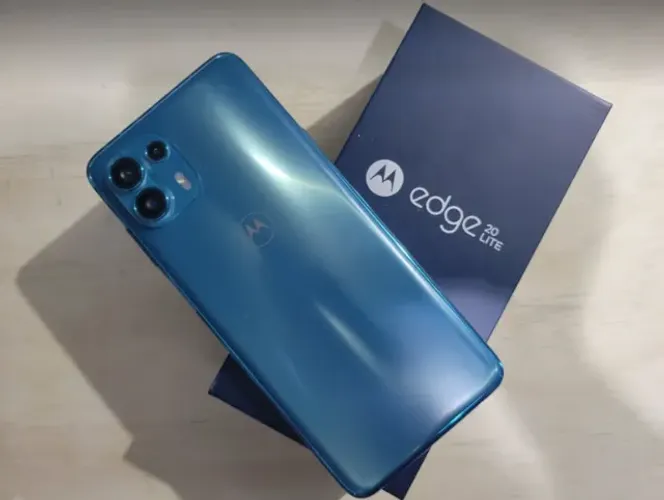 Moto Edge 20 Lite