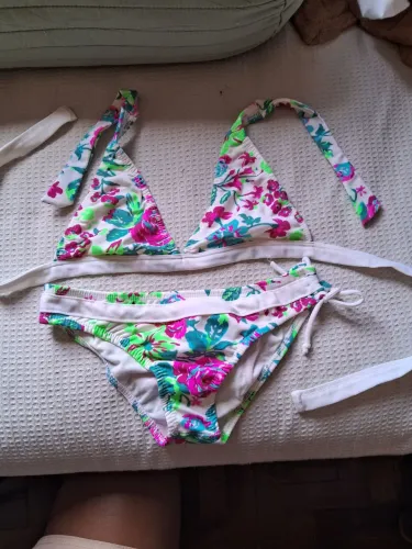 Biquíni com Estampa Floral PUC - Tamanho 16