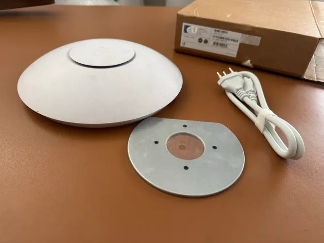 Ubiquiti UniFi 6 Long-Range (U6-LR) 