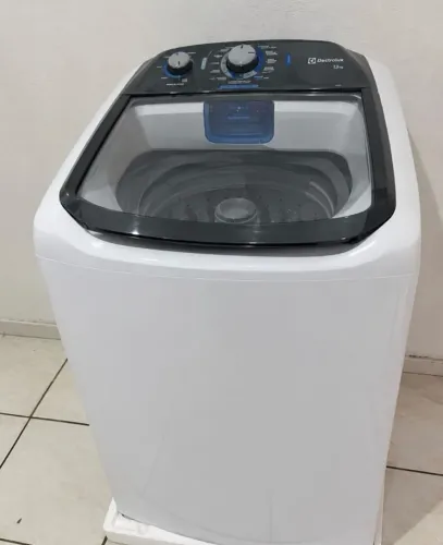 vendo maquina de lavar funcionando perfeitamente, levo de carreto ate o seu local!!!