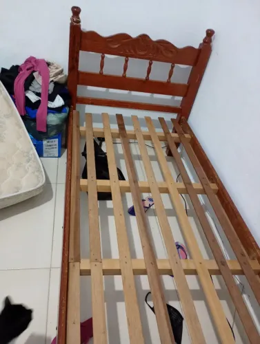 Cama solteiro de madeira qualidade
