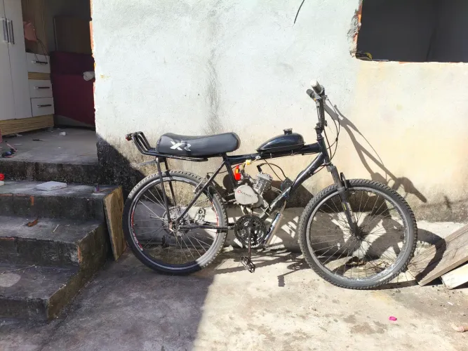 Bicicleta motorizada, pouco usada