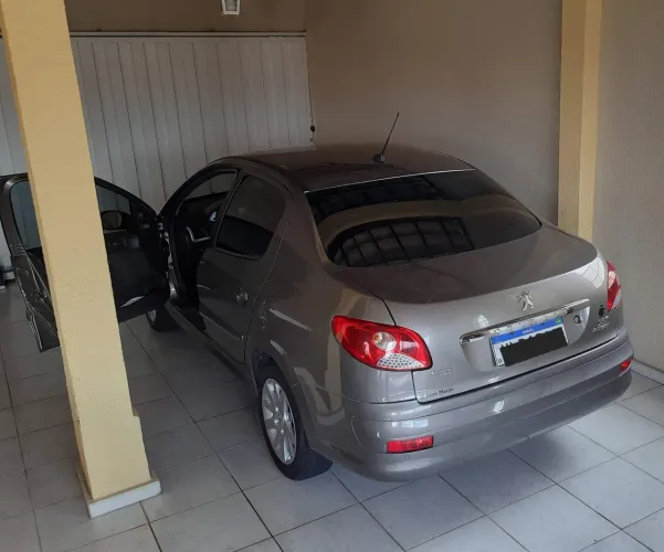 Peugeot 207 Sedan Passion XS 1.6 Flex 16V 4P AUT 2012
