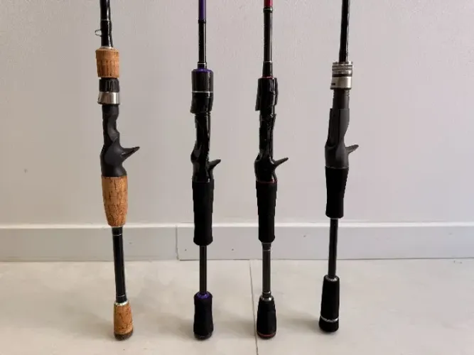 Lote 4 varas de carretilha - Lumis Invokada, Maruri Drako, Maruri Venera, Okuma Trio Lite
