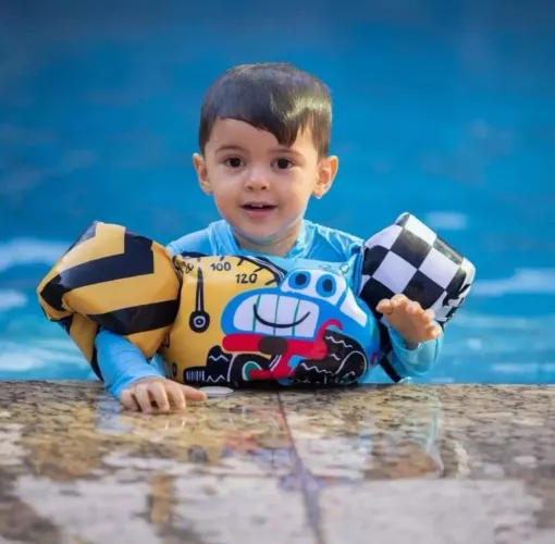 Boia de frutuacão infantil