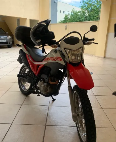 Troco por Lander ou CB300 e volto dinheiro. 