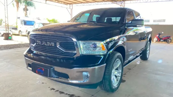 Ram Classic Laramie 5.7 V8 16V Gasolina 4X4 Aut. 2023
