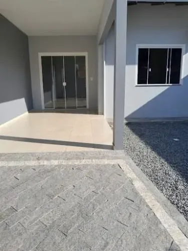 Alugo casa geminada