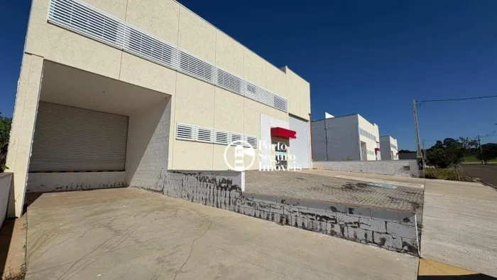 SALÃO INDUSTRIAL NOVO COM 841,74M² COM DOCA , MEZANINO E PÉ DIREITO 8 METROS.