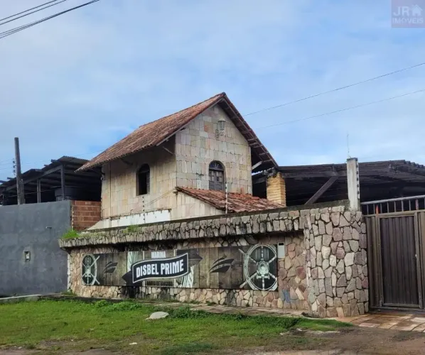 Imóvel para aluguel possui 338 metros quadrados em COHAB - Recife - PE
