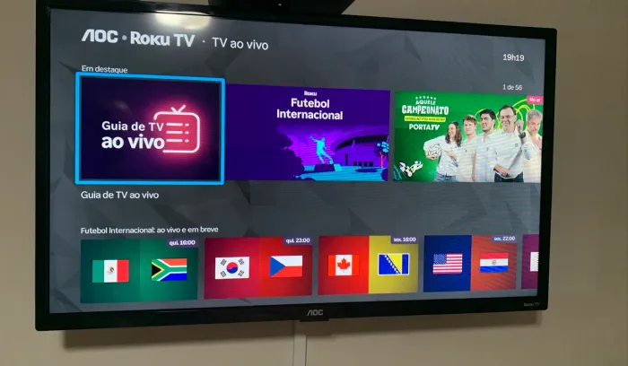 Smart TV AOC Roku LED 32'' 32S5195/78 com Wi-fi. Entradas HDMI e USB