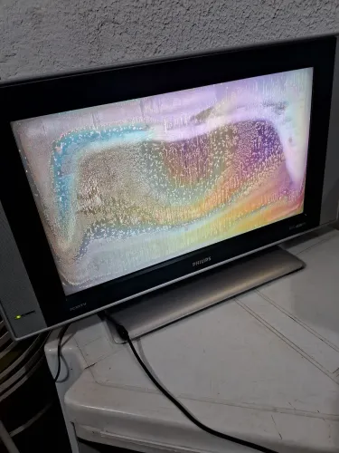Vendo tv com defeito R$199