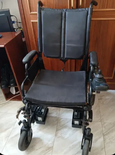 Cadeira de rodas motorizada