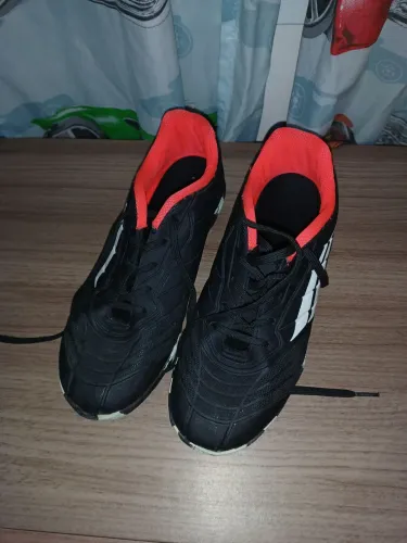Chuteira penalty futsal. Usada