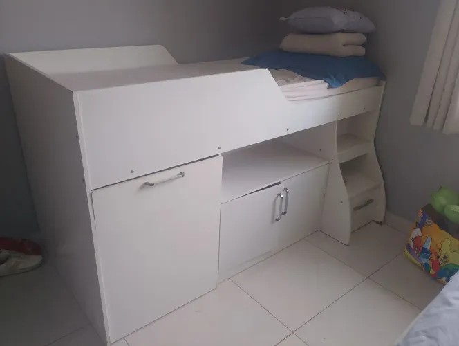 Cama multifuncional de solteiro