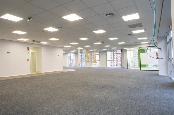 SALA COMERCIAL 562M² ÁGUA VERDE - CURIITBA