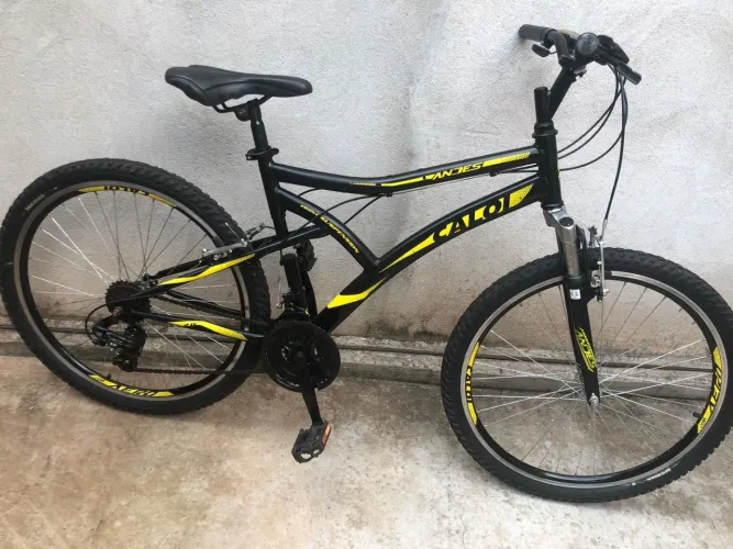 Bicicleta aro 26 semi nova