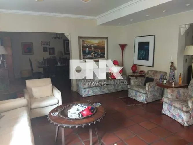 Apartamento - / Residencial / Leme