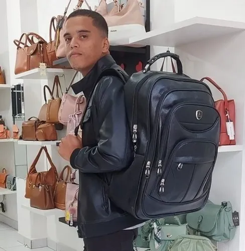 Bolsa Mochila de Couro Universitária Feminina Masculina Grande Reforçada Com Cabo De Aço