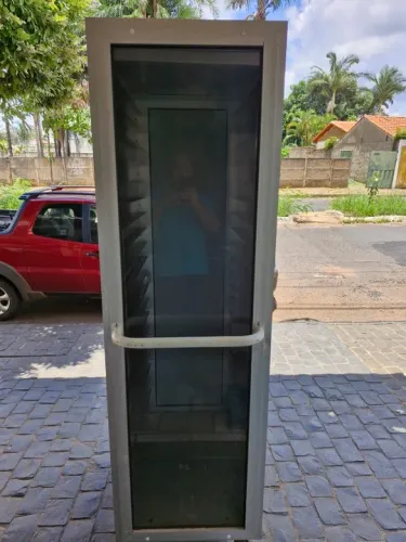 Carrinho com rodizio para bandejas