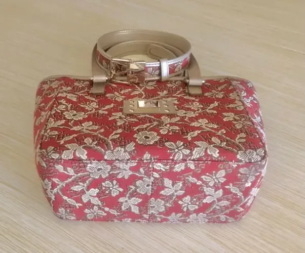 Bolsa Victor Hugo original (com número de série)