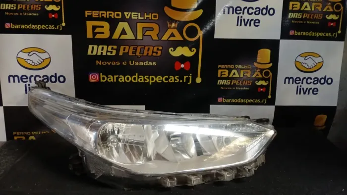 Farol Yaris Lado Direito