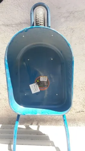 Carrinho Tramontina 50  lt pneu Câmara  