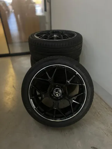 Rodas AMG com 4 pneus novos HANKOOK 245/40/18