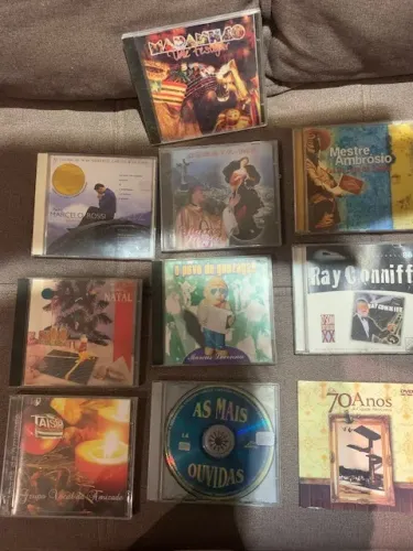 CDs diversos : Padre Marcelo Rossi, Mestre Ambrósio, O povo de Gonzagão, Feliz Natal...