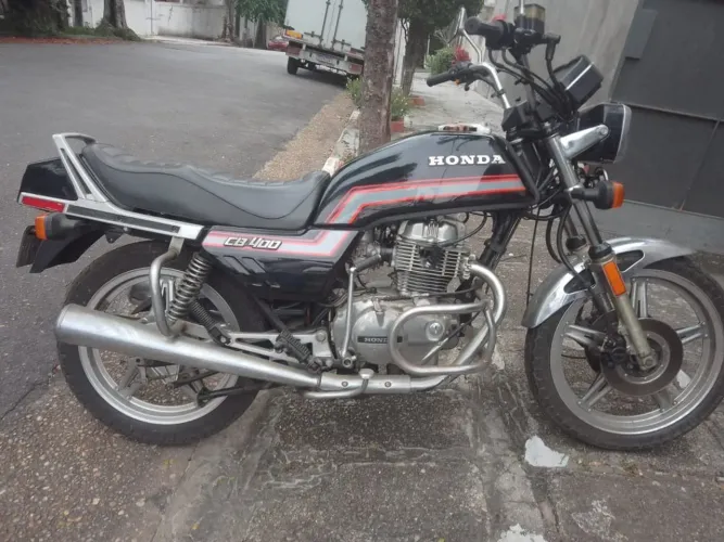 CB 400 preta 26.000km toda original raridade colecionador