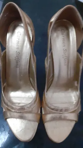 Sandálias Carmen Steffens Douradas