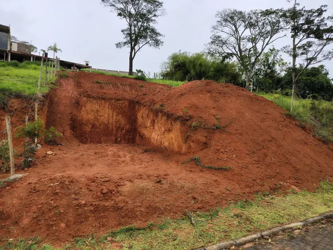 TERRENO 360m2 CONDOMÍNIO ALTO BOA VISTA IGREJINHA EM FRENTE O GRANJEAMENTO FAZENDA DO TANQ